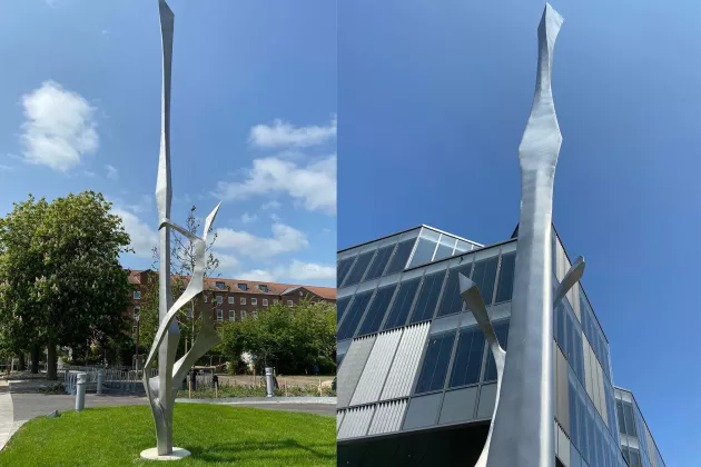 Vertical composition sculpture from two angles. Photo.