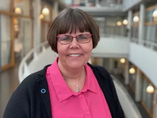 Lena Eliasson, vicedekan med ansvar för medarbetarskap, arbetsmiljö och innovation, porträtt. Foto.